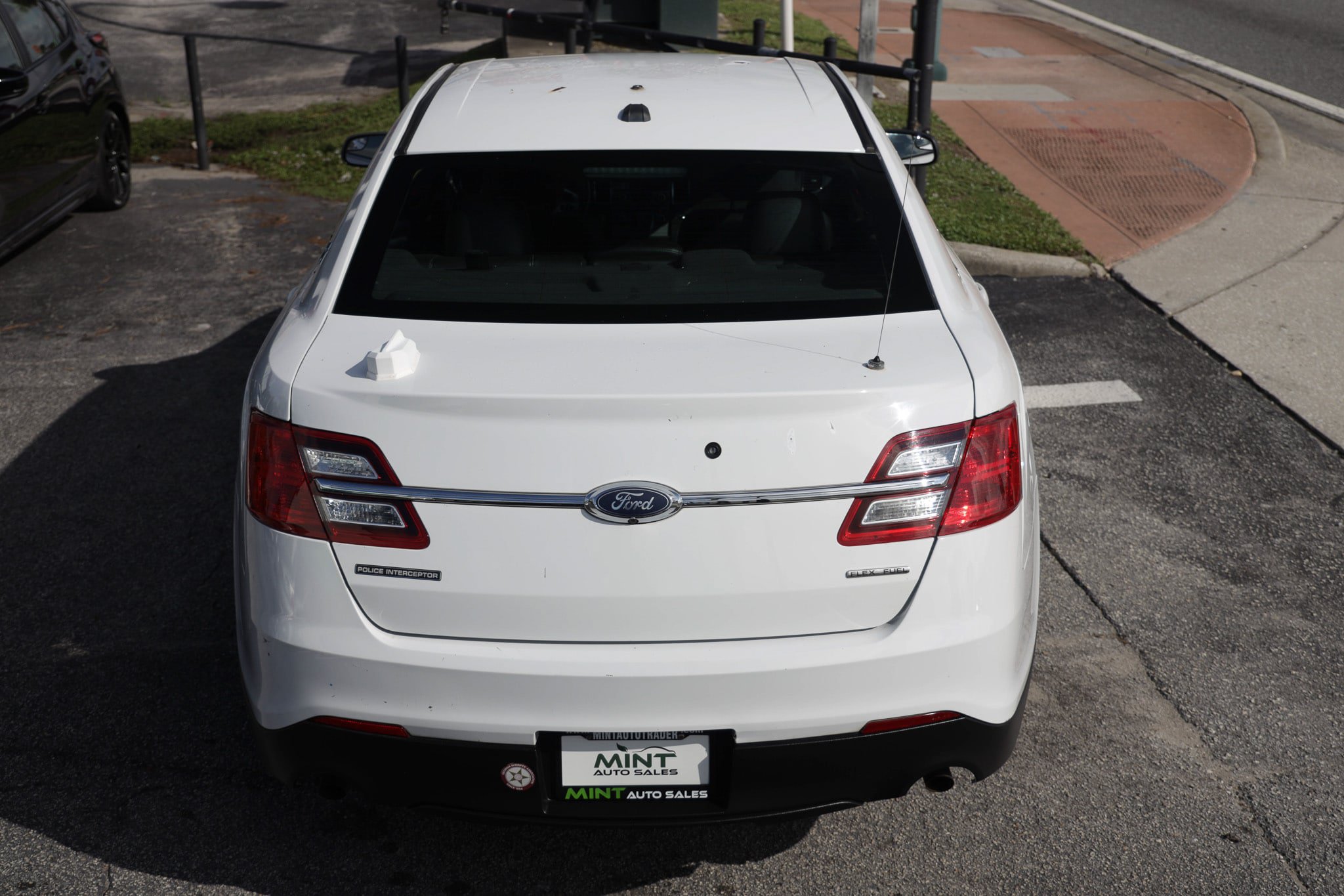 Used 2018 Ford Taurus Police Interceptor FWD image 14