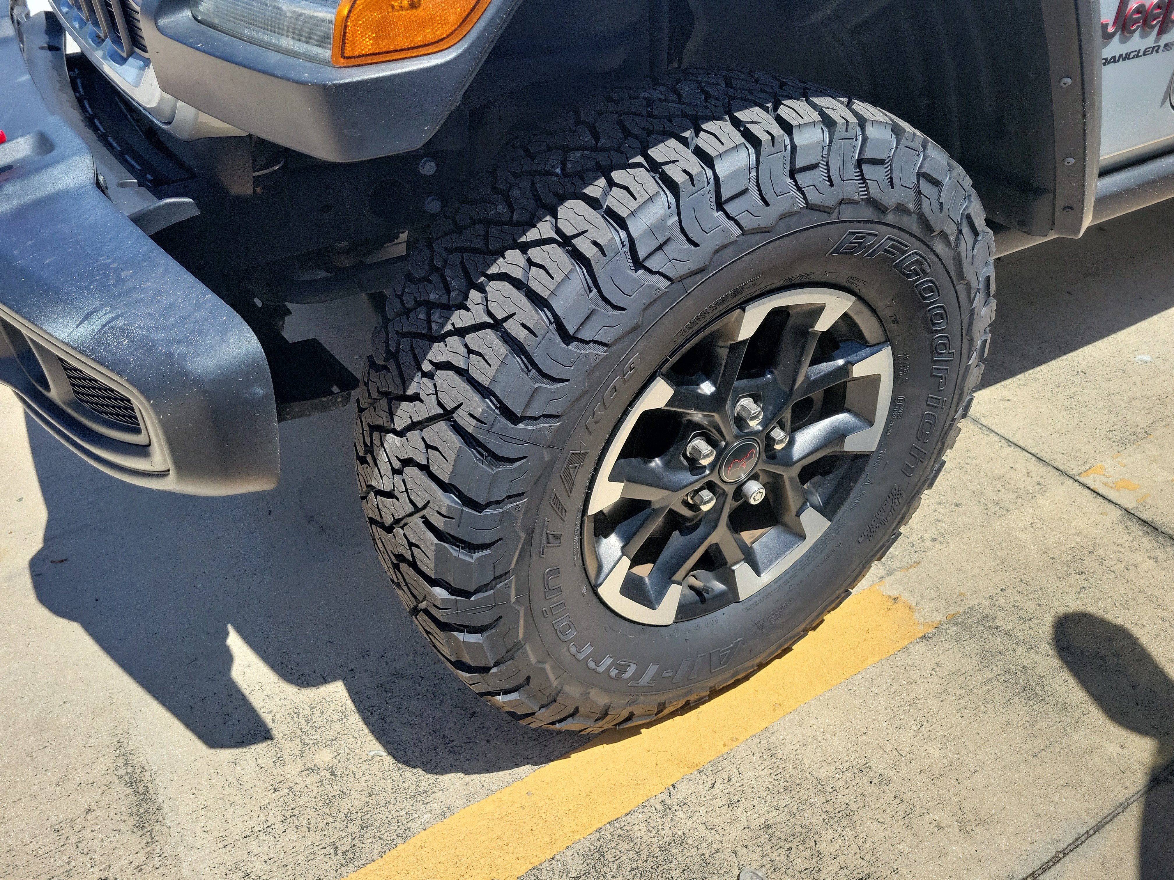 Used 2024 Jeep Wrangler Unlimited Rubicon w/ Technology Group AWD/4WD image 5