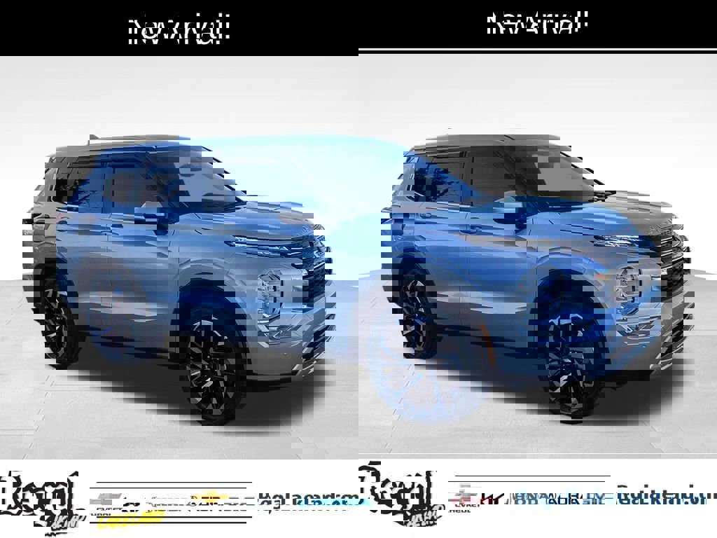 Used 2023 Mitsubishi Outlander SE image 1