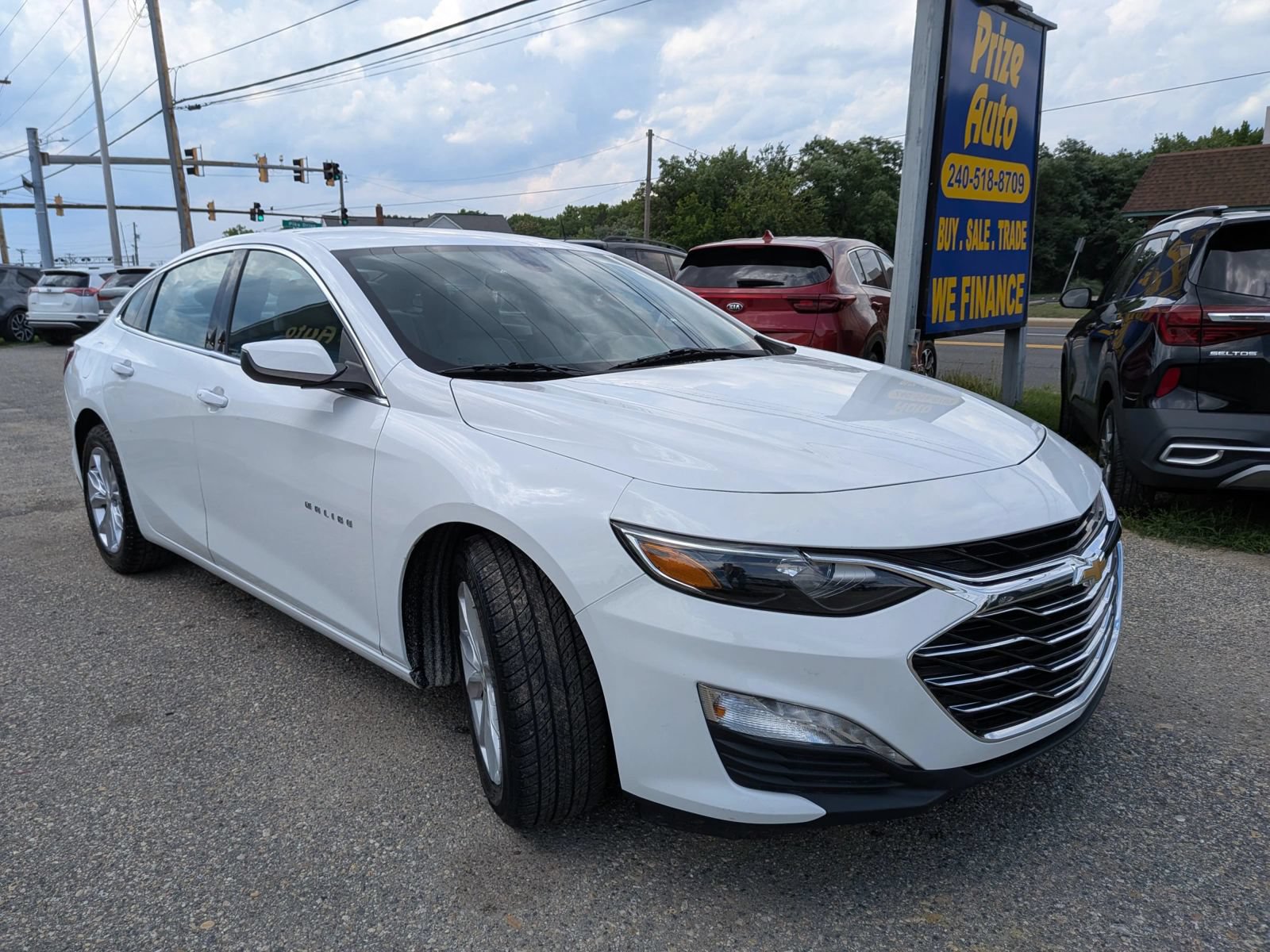 Used 2021 Chevrolet Malibu LT FWD image 8