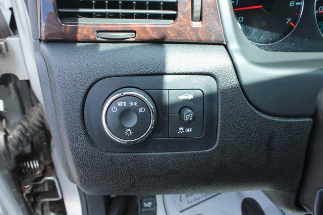 Used 2013 Chevrolet Impala LT w/ LT Sunroof Package FWD image 15