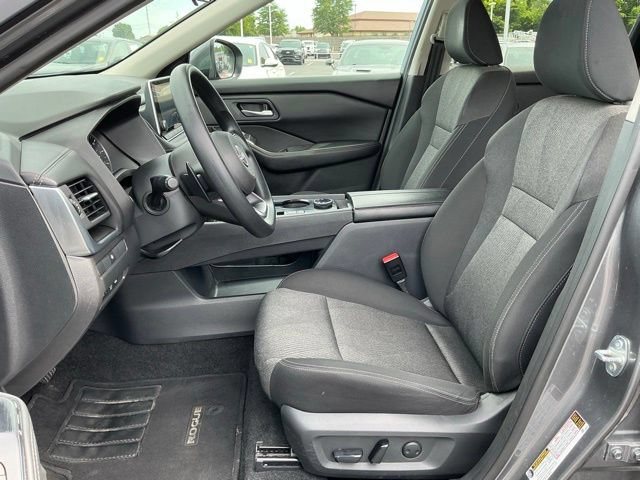 Used 2024 Nissan Rogue SV AWD/4WD image 16