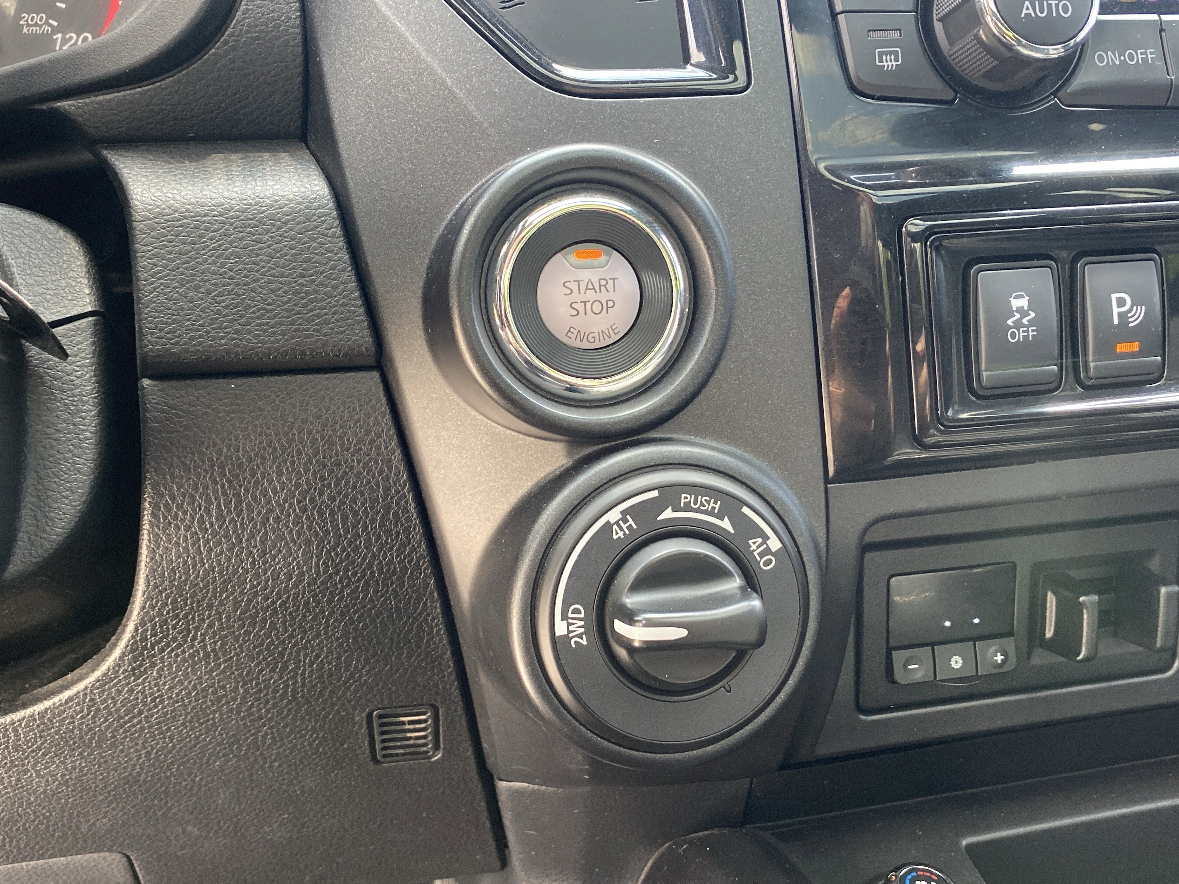 Used 2020 Nissan Titan PRO-4X image 31