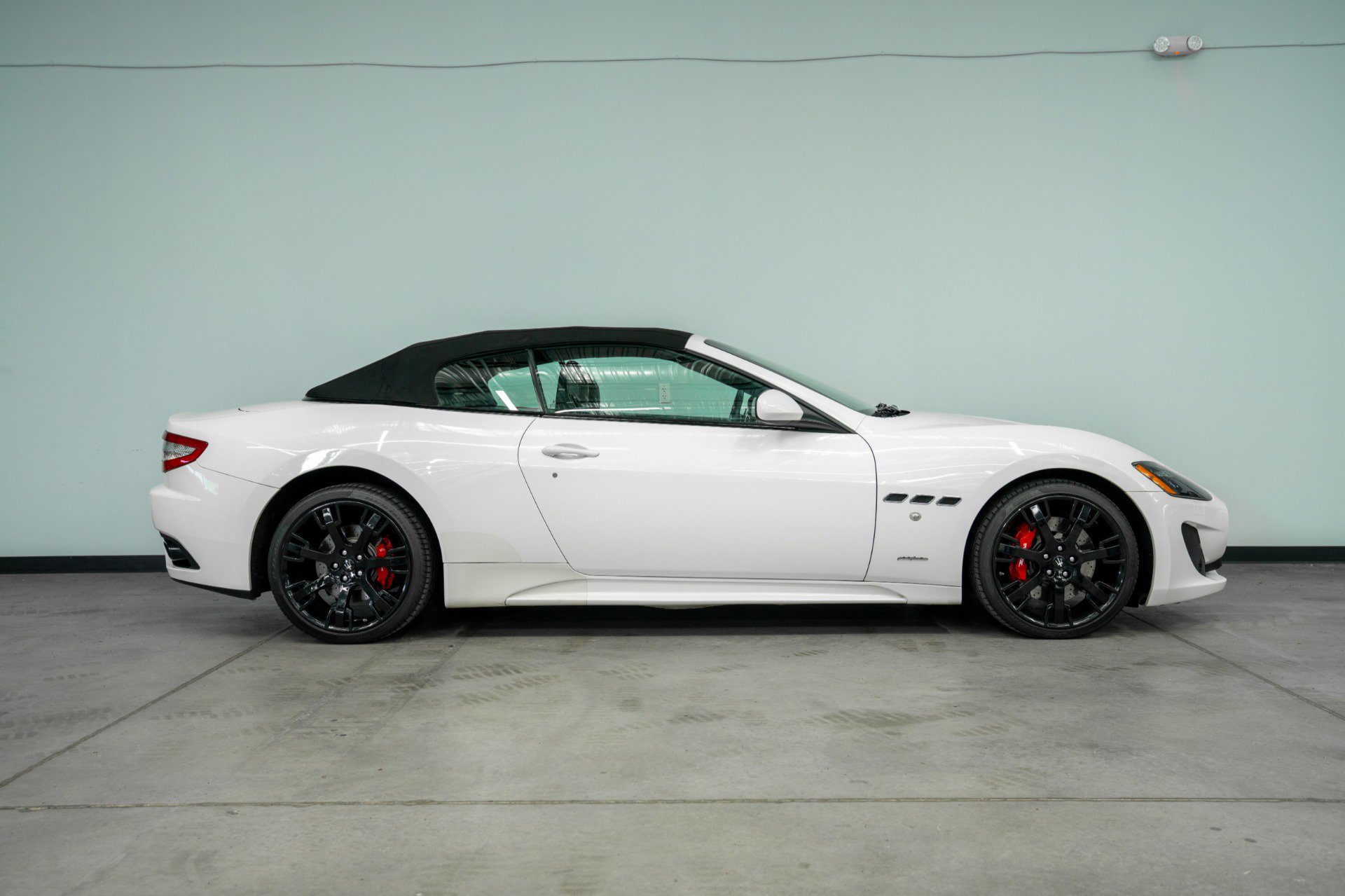 Used 2016 Maserati GranTurismo Sport RWD image 17