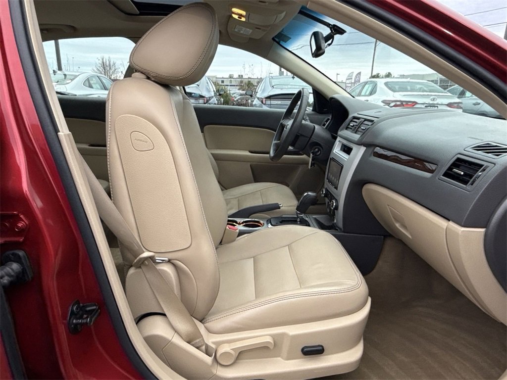 Used 2010 Ford Fusion SEL image 26