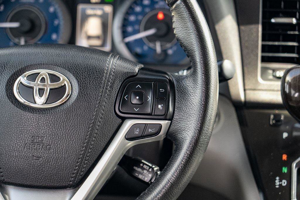 Used 2020 Toyota Sienna XLE FWD image 20