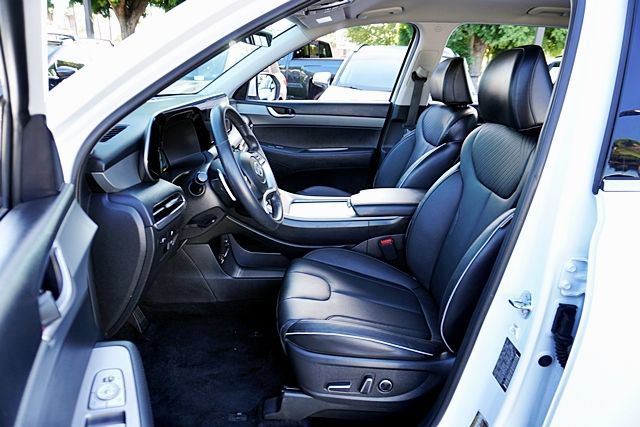 Certified 2025 Hyundai Palisade SEL FWD image 14