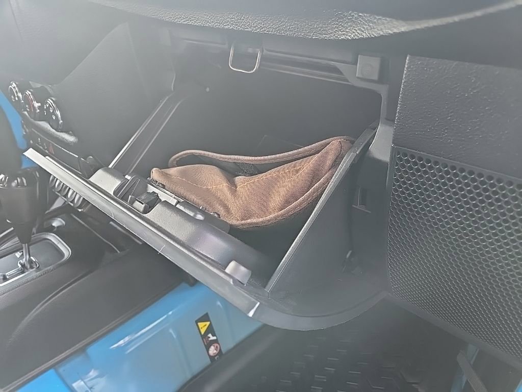 Used 2018 Jeep Wrangler Sport image 75