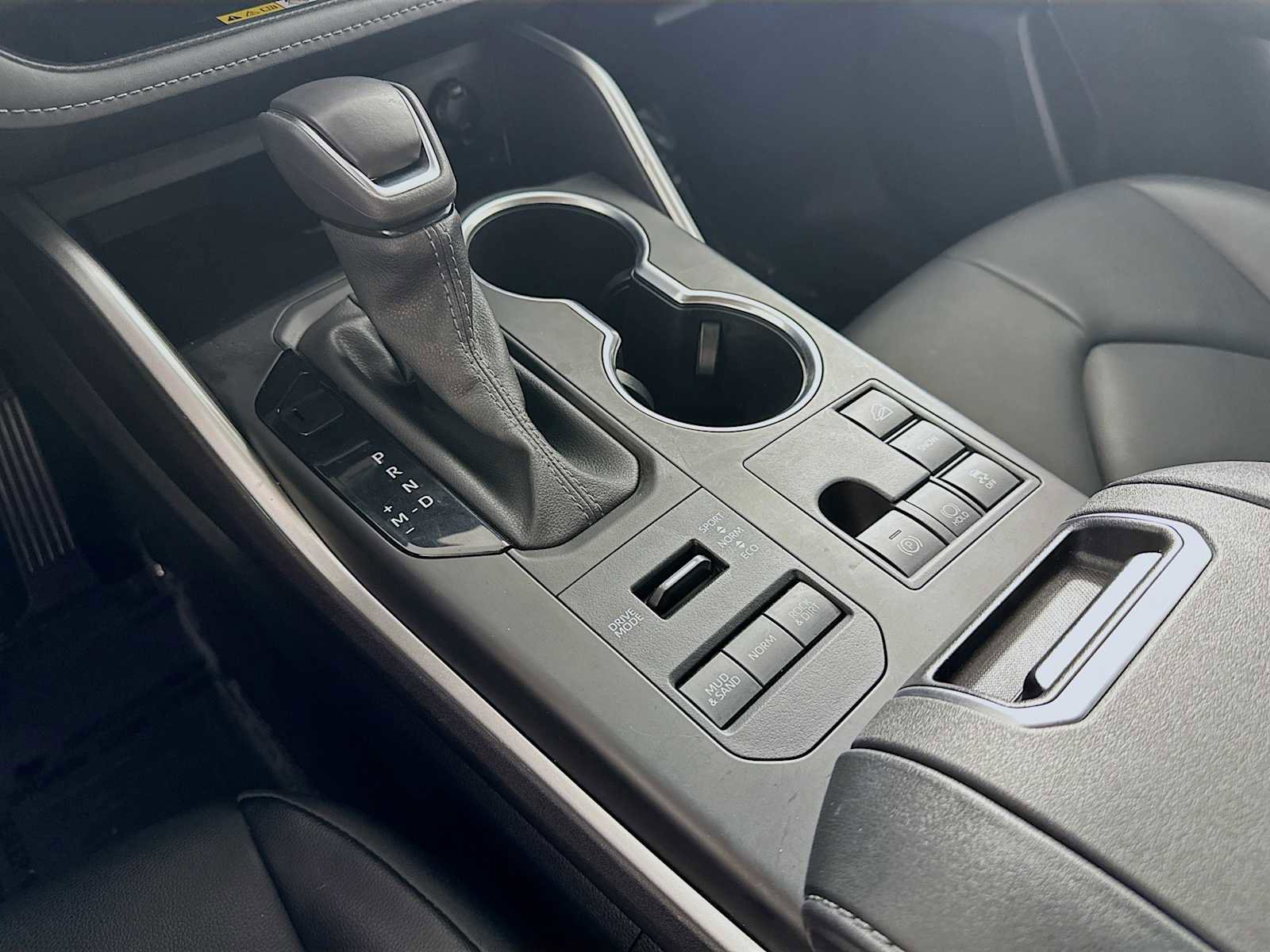 Used 2024 Toyota Highlander XLE image 15