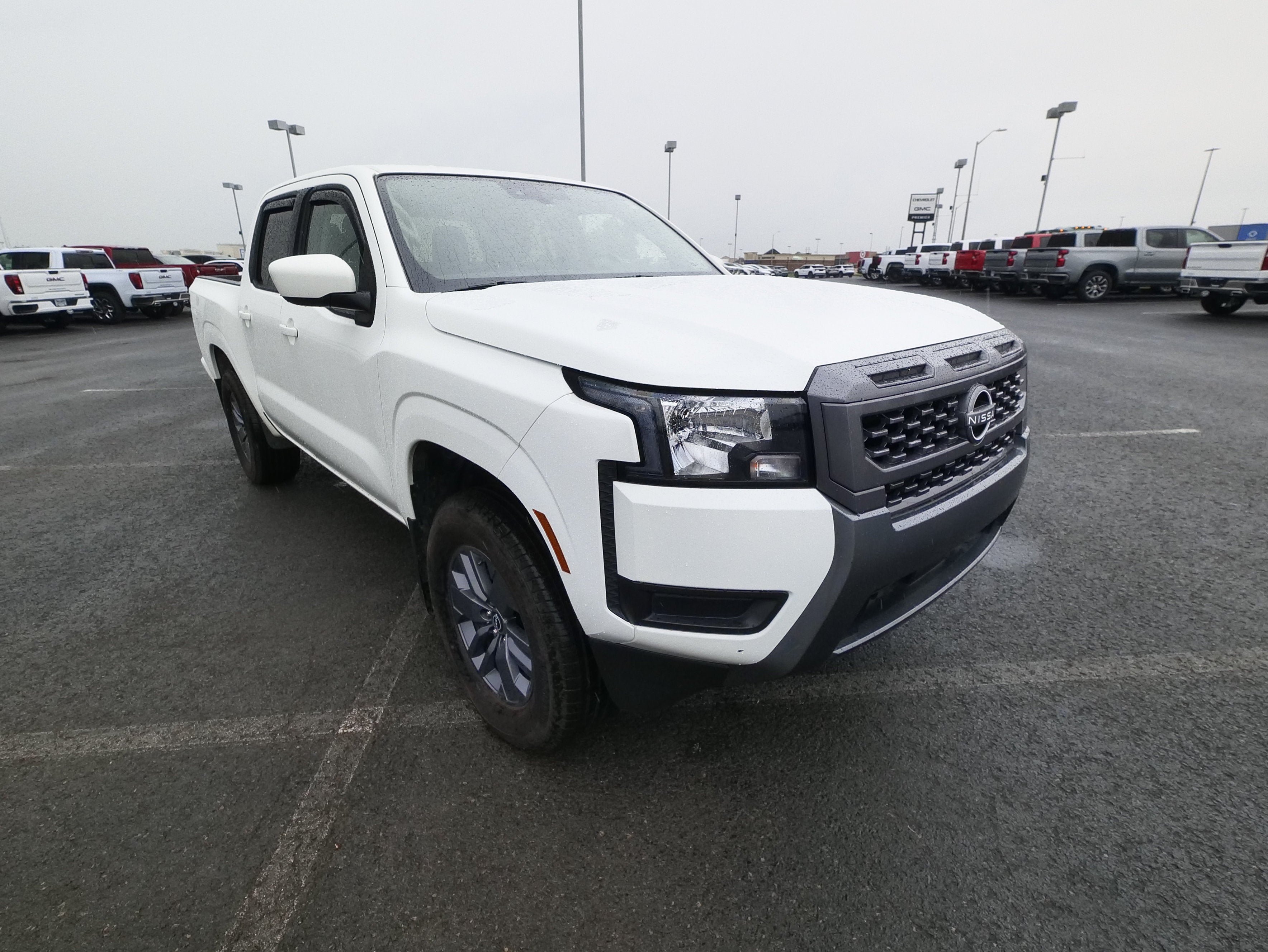 Used 2025 Nissan Frontier SV AWD/4WD image 2