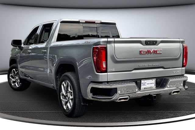 Used 2023 GMC Sierra 1500 SLT w/ SLT Premium Plus Package AWD/4WD image 7