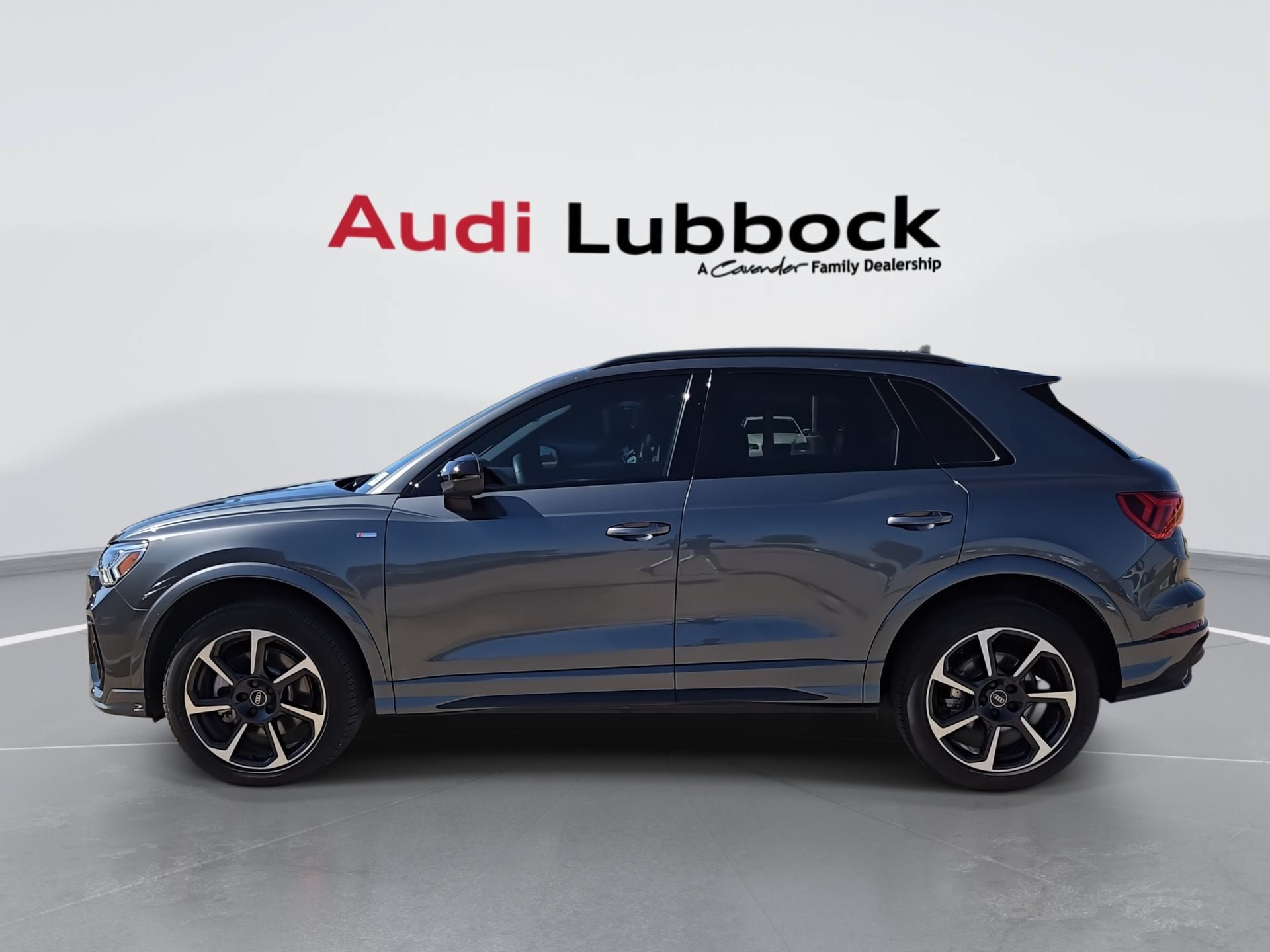 Certified 2025 Audi Q3 2.0T Premium Plus w/ Premium Plus Package AWD/4WD image 5