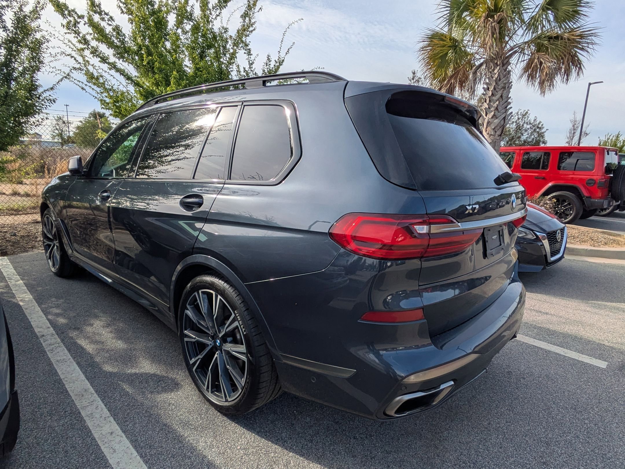Used 2022 BMW X7 M50i image 4