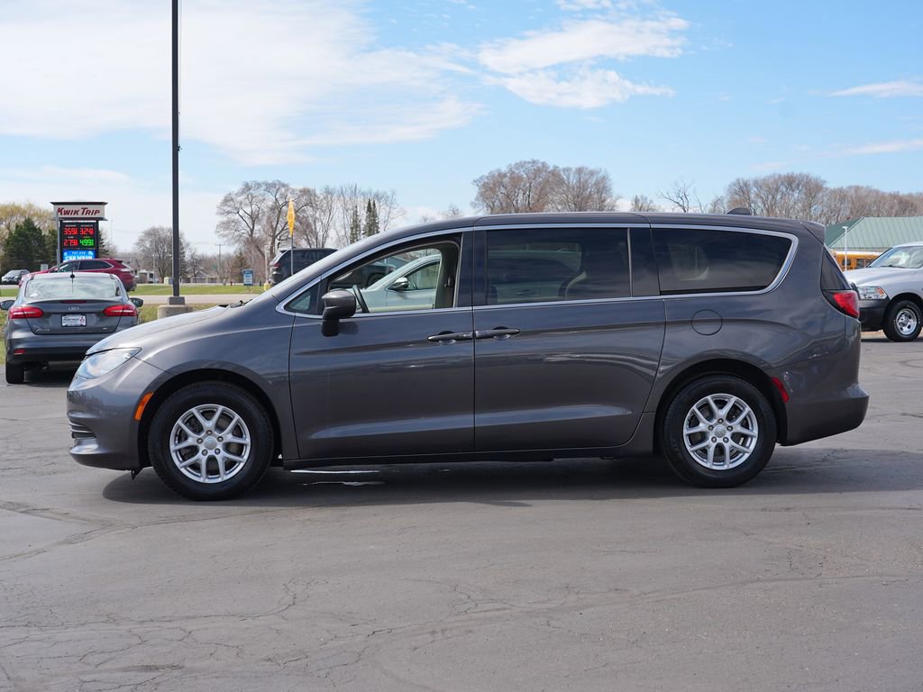Used 2020 Chrysler Voyager LX FWD image 6