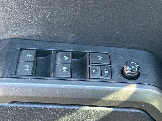 Used 2020 Toyota Tacoma Limited image 15