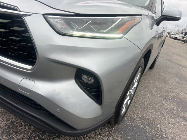 Used 2023 Toyota Highlander Limited image 9