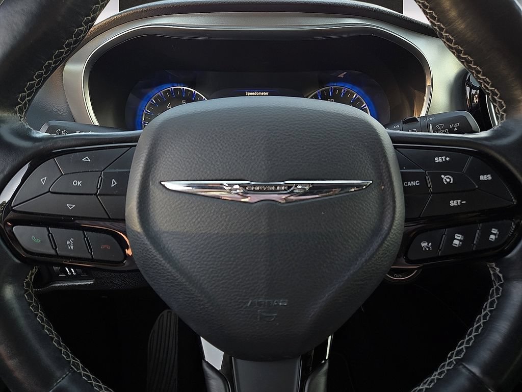 Used 2019 Chrysler Pacifica Touring-L Plus w/ Advanced Safetytec Group FWD image 19