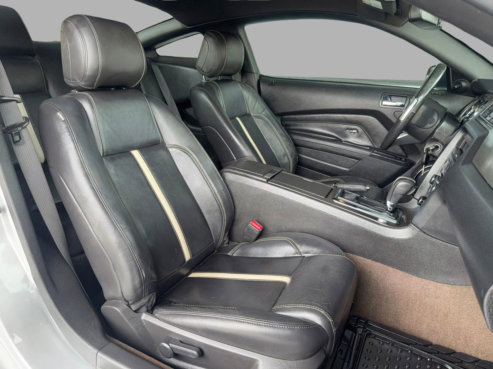 Used 2014 Ford Mustang GT Premium w/ Equipment Group 401A RWD image 16