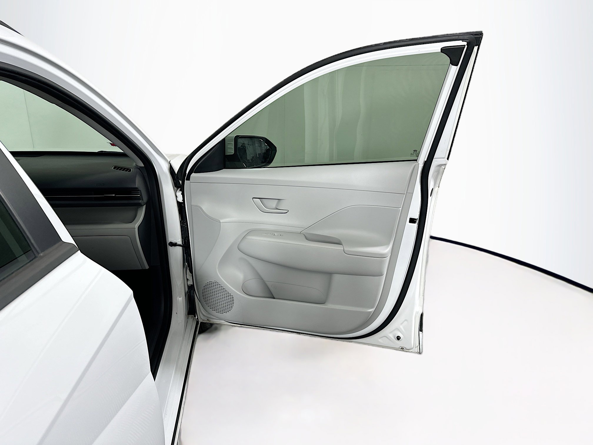 Used 2024 Hyundai Kona SEL FWD image 33