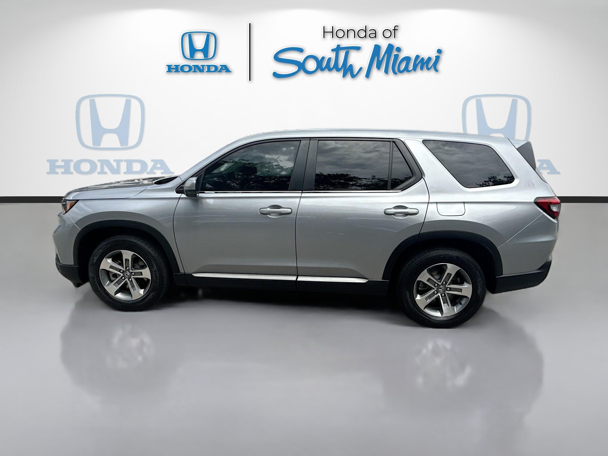 Certified 2024 Honda Pilot EX-L image 4