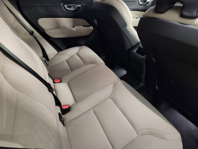 New 2026 Volvo XC60 T8 Plus w/ Protection Package Premier AWD/4WD image 32