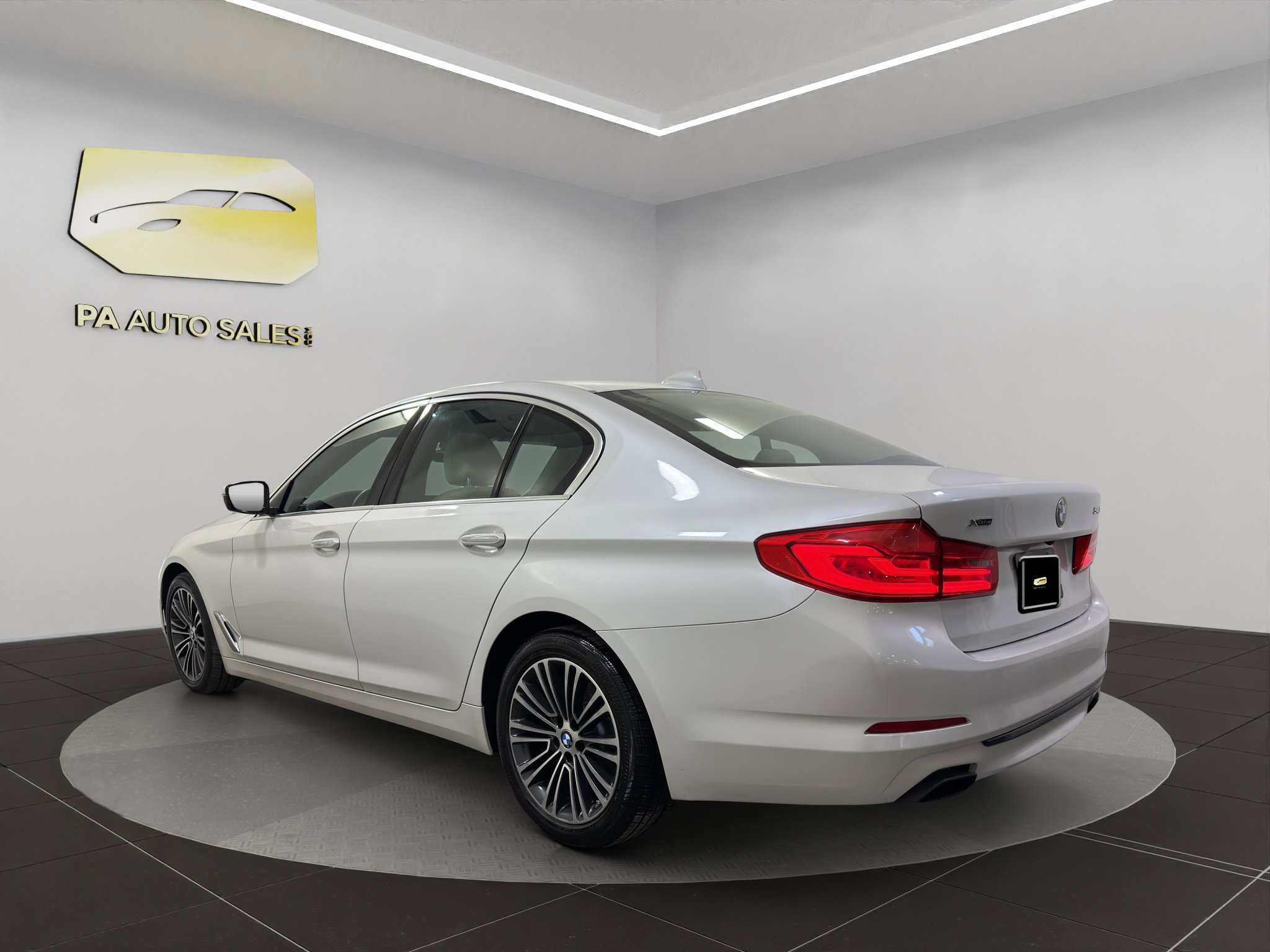 Used 2017 BMW 540i xDrive image 5