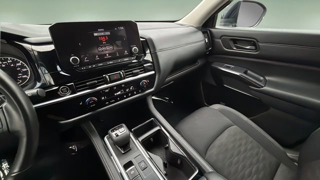 Used 2024 Nissan Pathfinder SV image 23