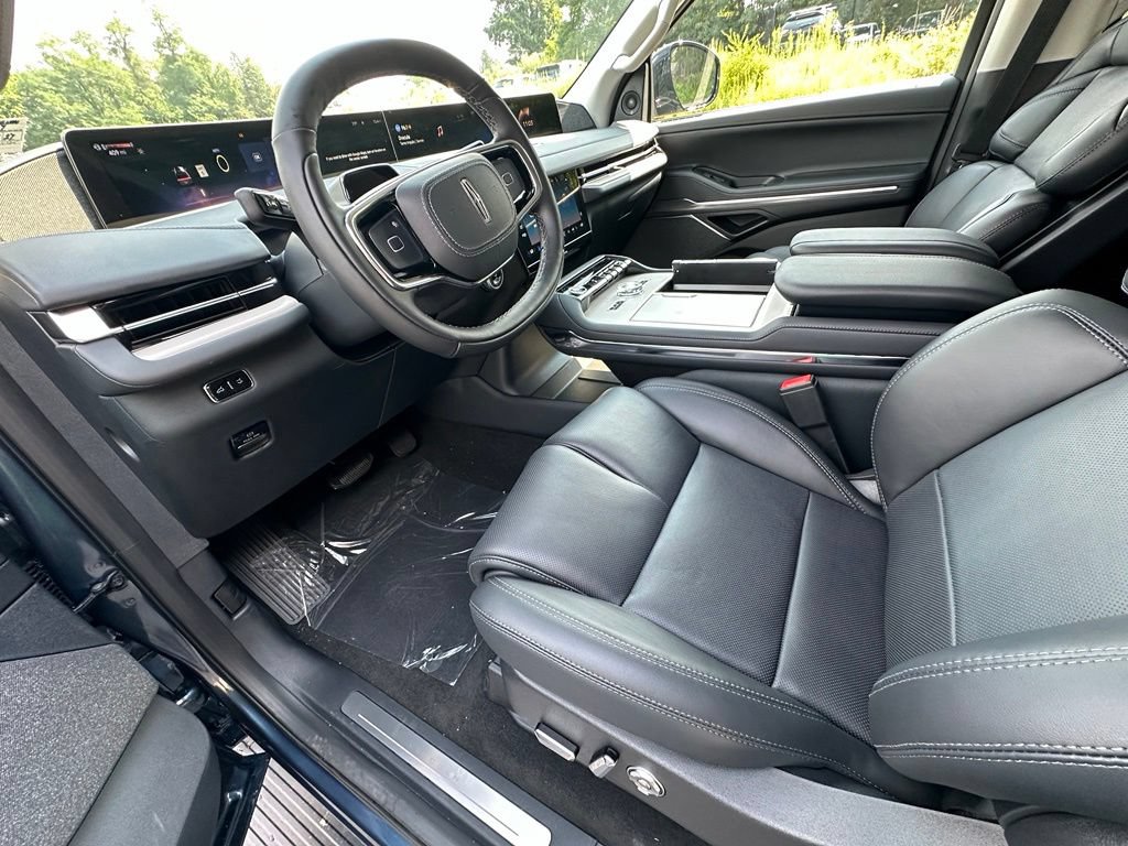 New 2027 Lincoln Navigator Reserve AWD/4WD image 17