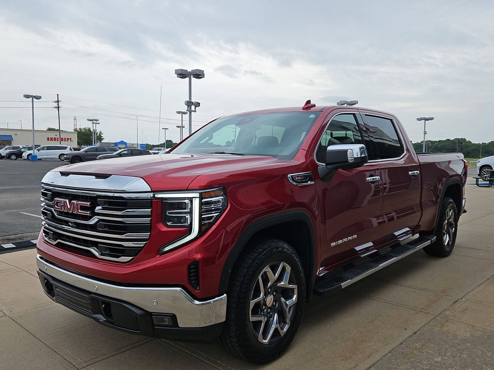 Used 2024 GMC Sierra 1500 SLT w/ SLT Premium Plus Package AWD/4WD image 2