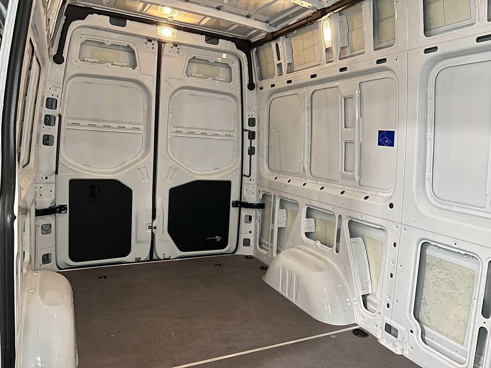 Used 2025 Mercedes-Benz Sprinter 2500 image 13