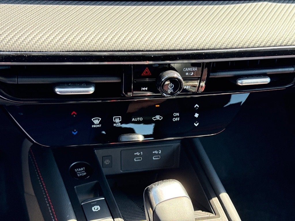 New 2025 Nissan Kicks SR image 19