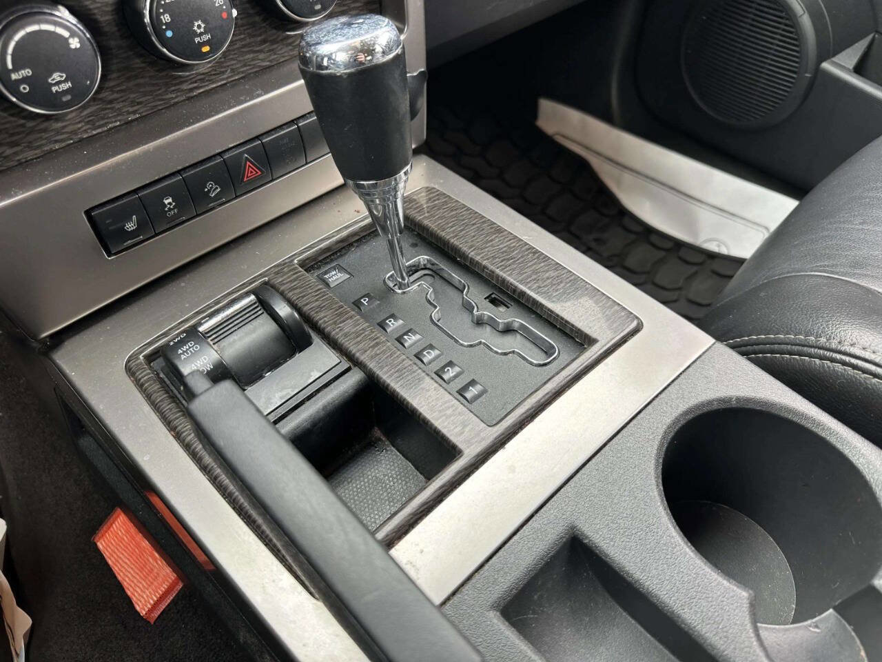 Used 2011 Jeep Liberty Limited w/ Sky's The Limit Group image 26