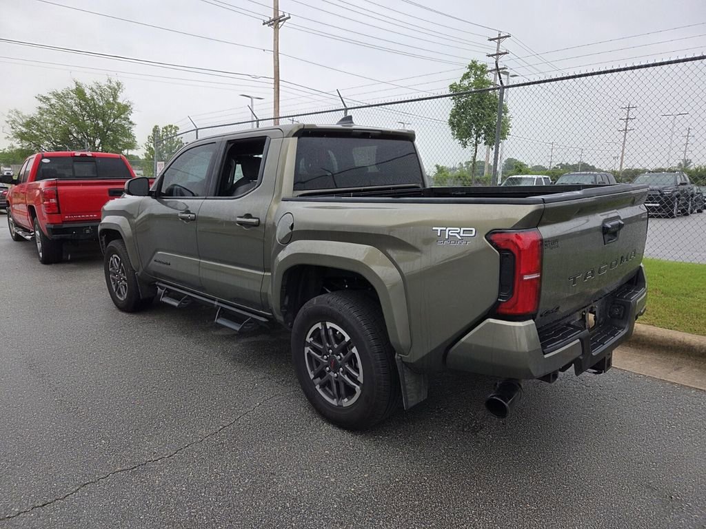 Used 2024 Toyota Tacoma TRD Sport AWD/4WD image 5