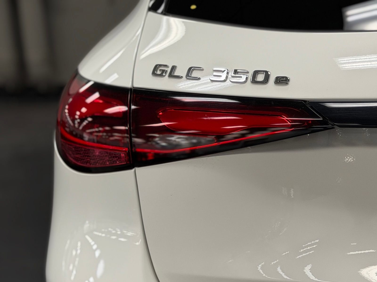 Used 2025 Mercedes-Benz GLC 350e 4MATIC image 14