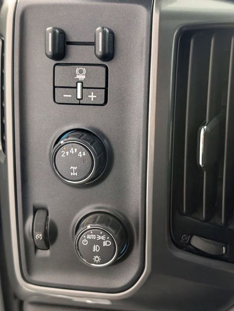 Used 2019 Chevrolet Silverado 2500 LTZ w/ Duramax Plus Package image 16