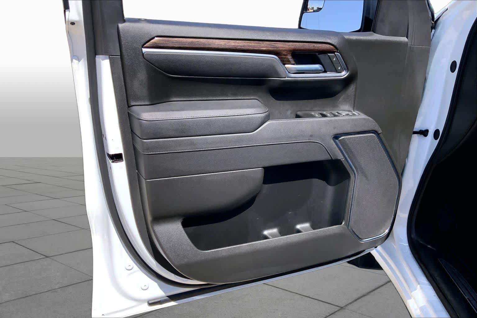 Used 2025 GMC Sierra 1500 Elevation RWD image 21