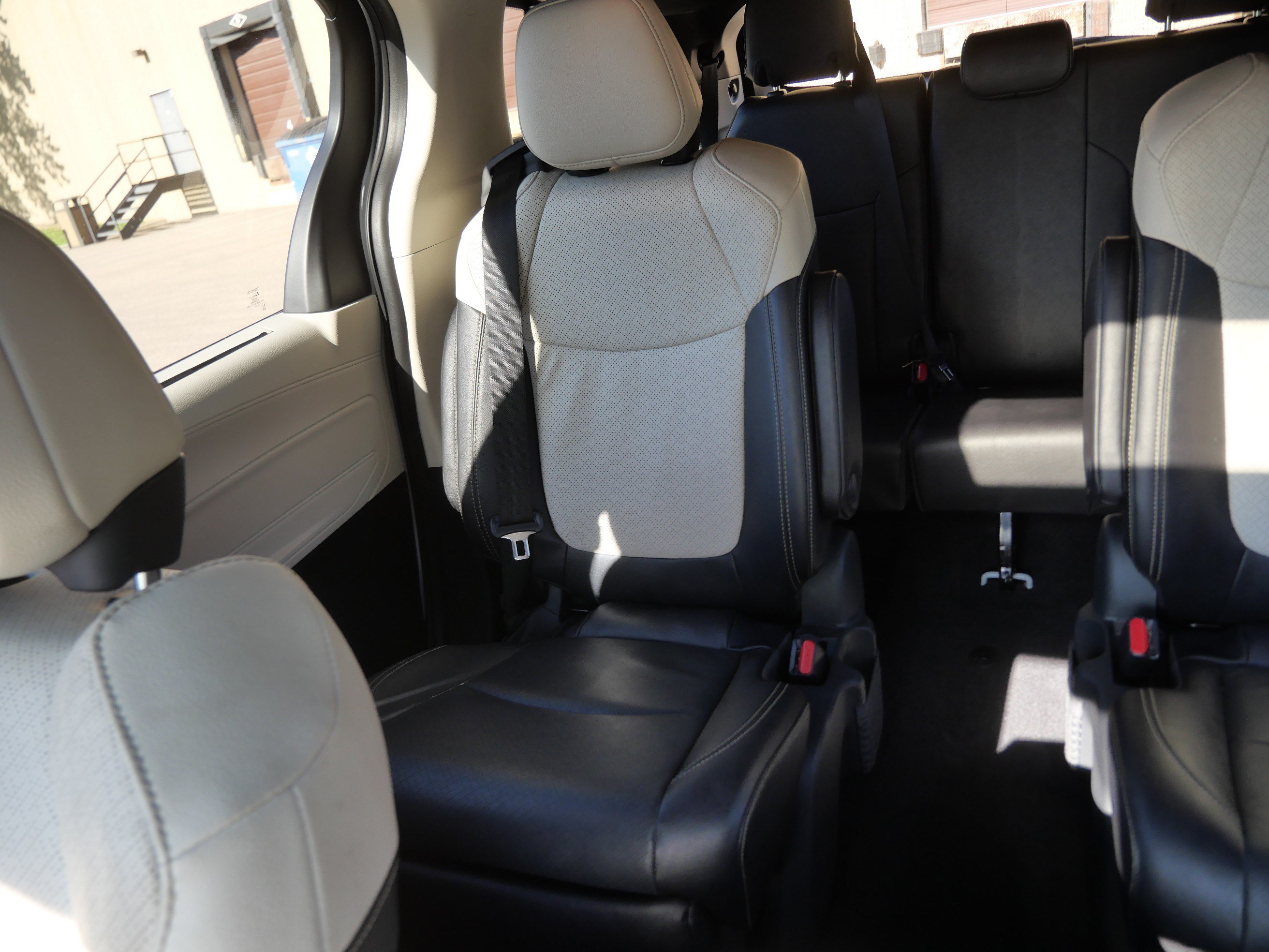 Certified 2025 Toyota Sienna Platinum FWD image 13