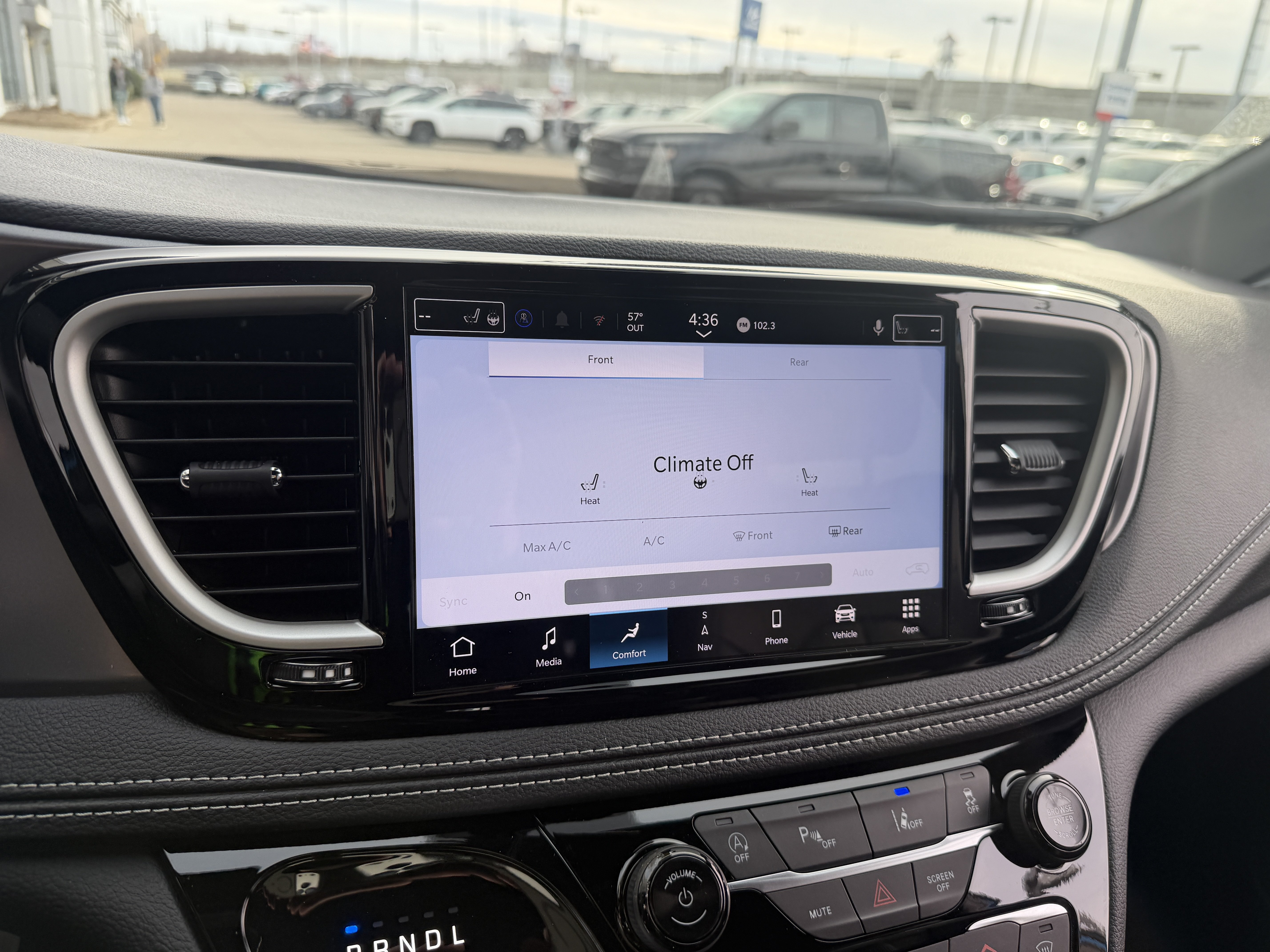 New 2026 Chrysler Pacifica Select AWD/4WD image 40