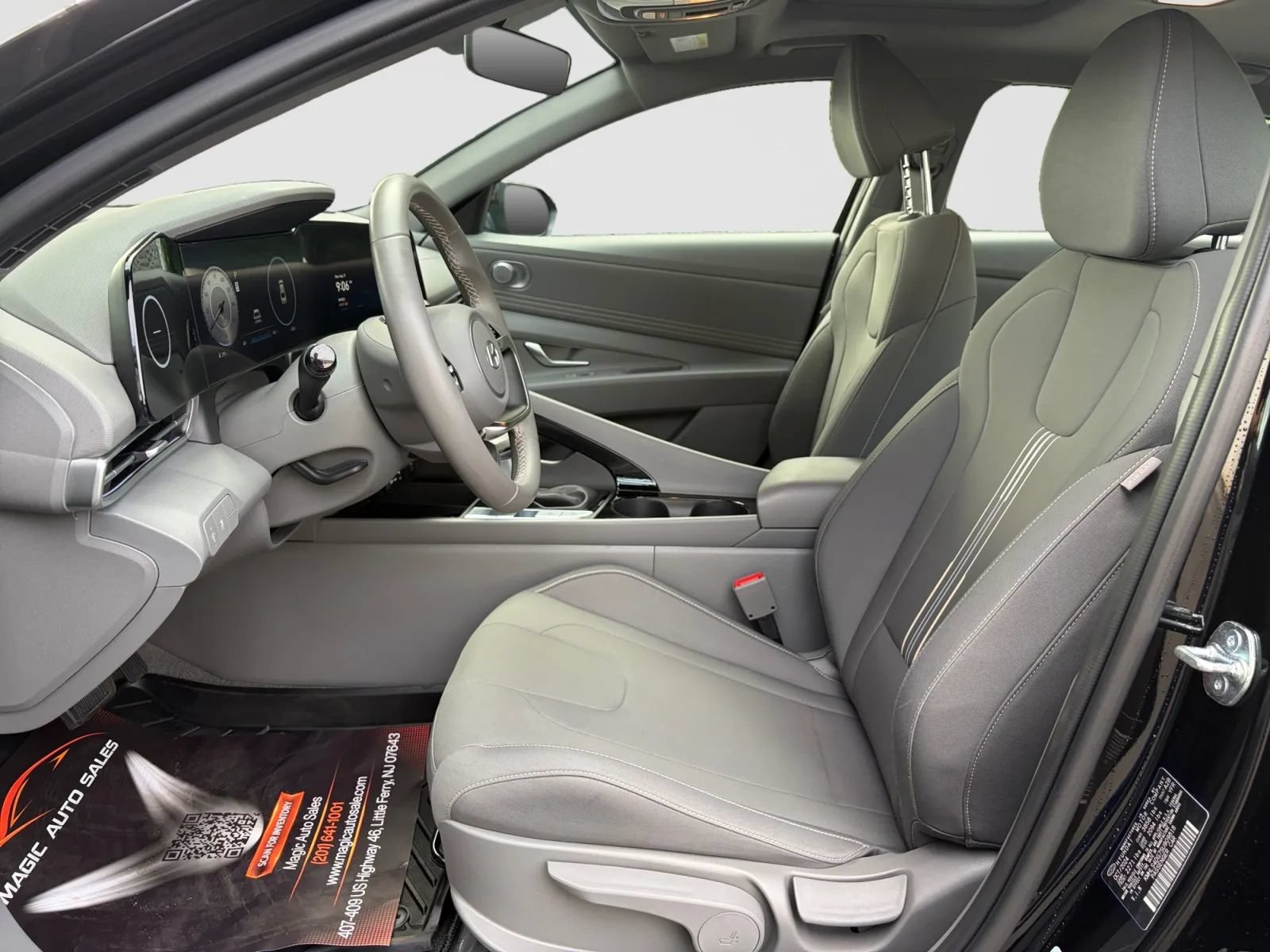 Used 2025 Hyundai Elantra SEL FWD image 12