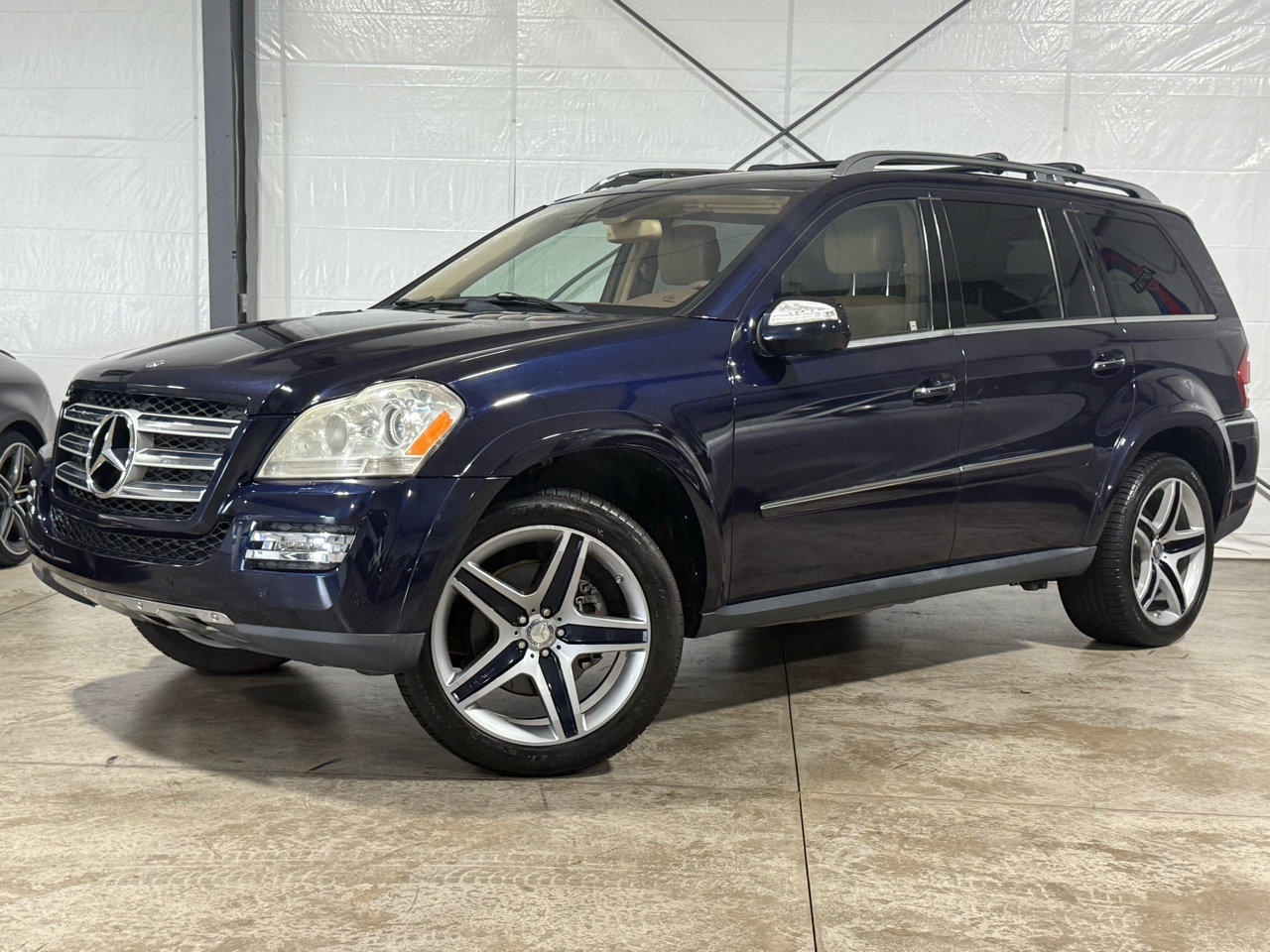 Used 2010 Mercedes-Benz GL 550 4MATIC video 1