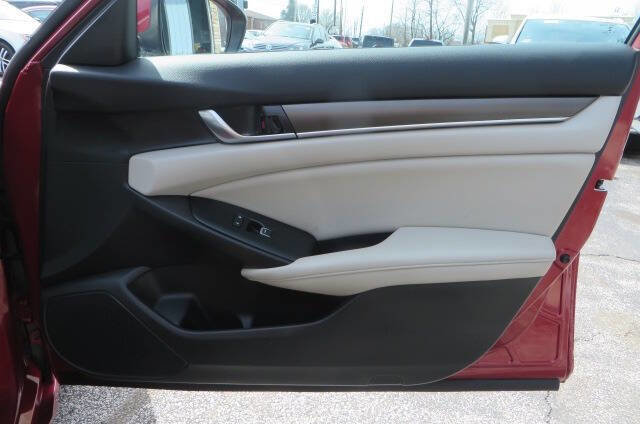 Used 2019 Honda Accord Hybrid image 13