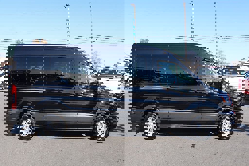 Used 2024 Ford Transit 350 XLT image 3