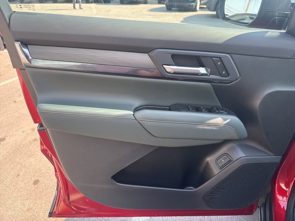 New 2026 GMC Terrain AT4 w/ LPO, Black Badging Package image 18