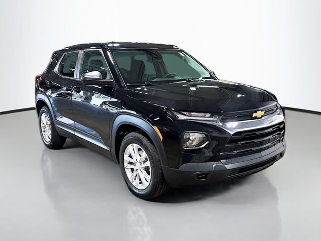 Used 2023 Chevrolet TrailBlazer LS FWD image 3