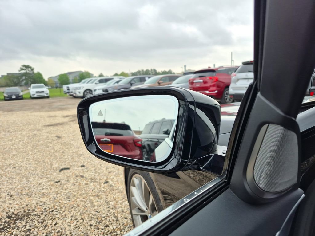 Used 2021 BMW 530i xDrive w/ Premium Package image 12