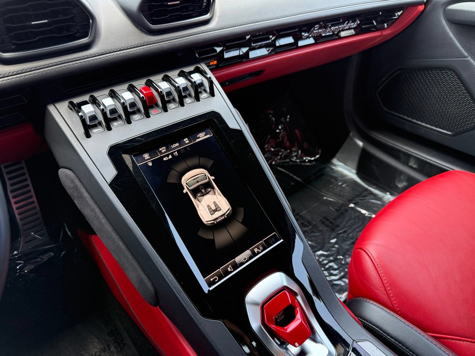 Used 2022 Lamborghini Huracan EVO RWD image 43