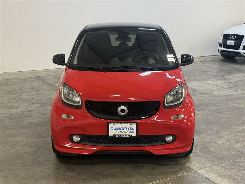 Used 2017 smart fortwo passion RWD image 11