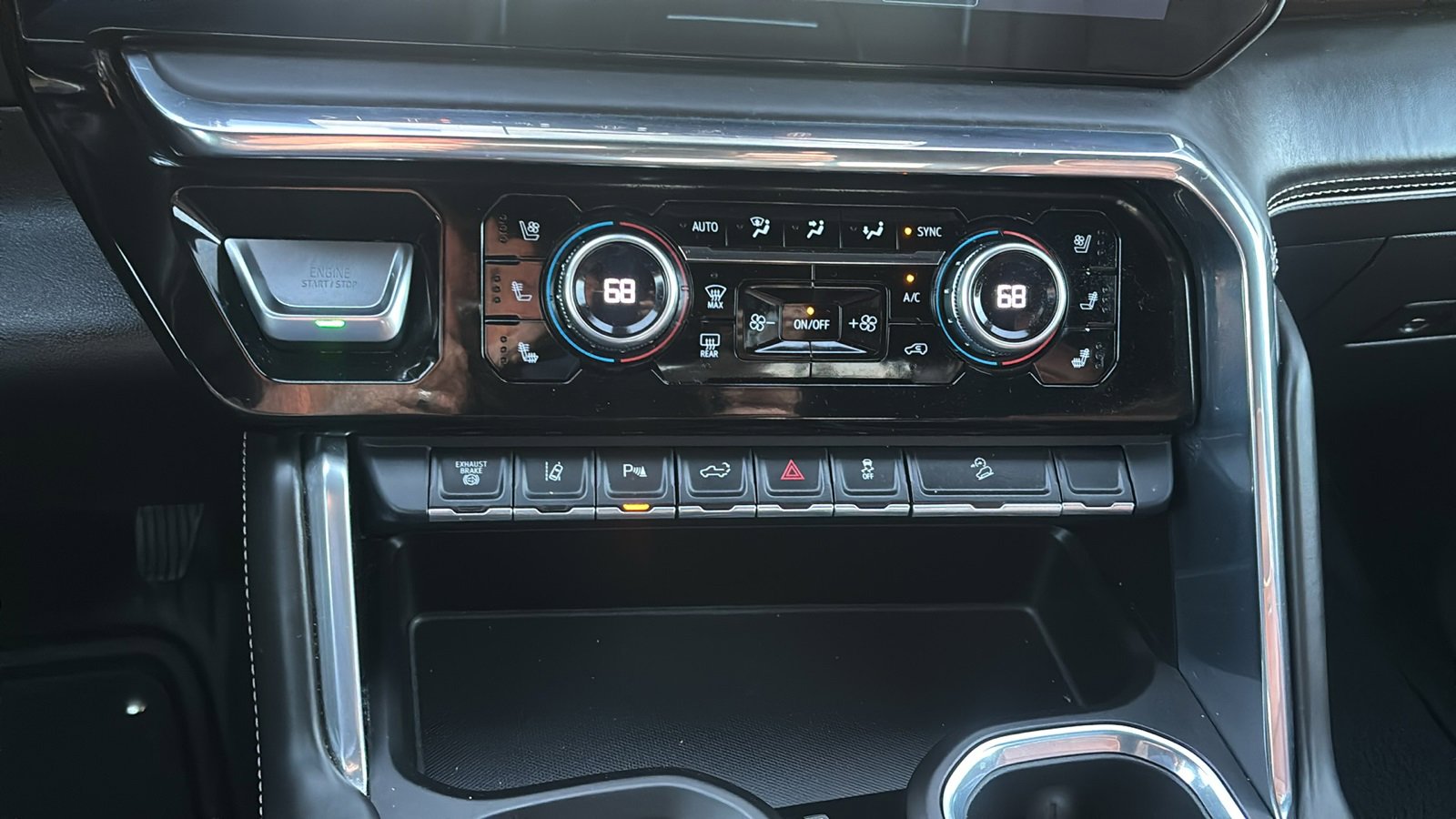 Used 2024 GMC Sierra 2500 Denali Ultimate image 16