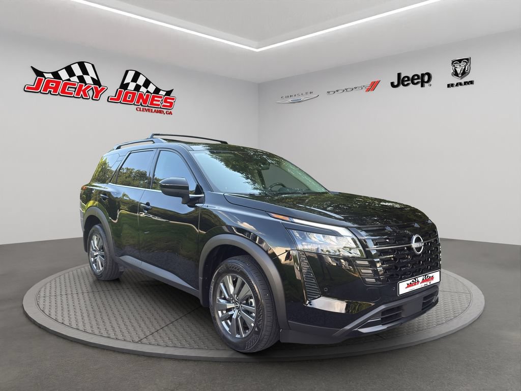 Used 2026 Nissan Pathfinder SV FWD image 12