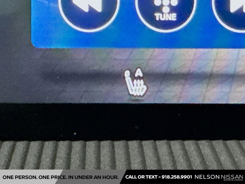 Certified 2025 Nissan Murano SV image 19